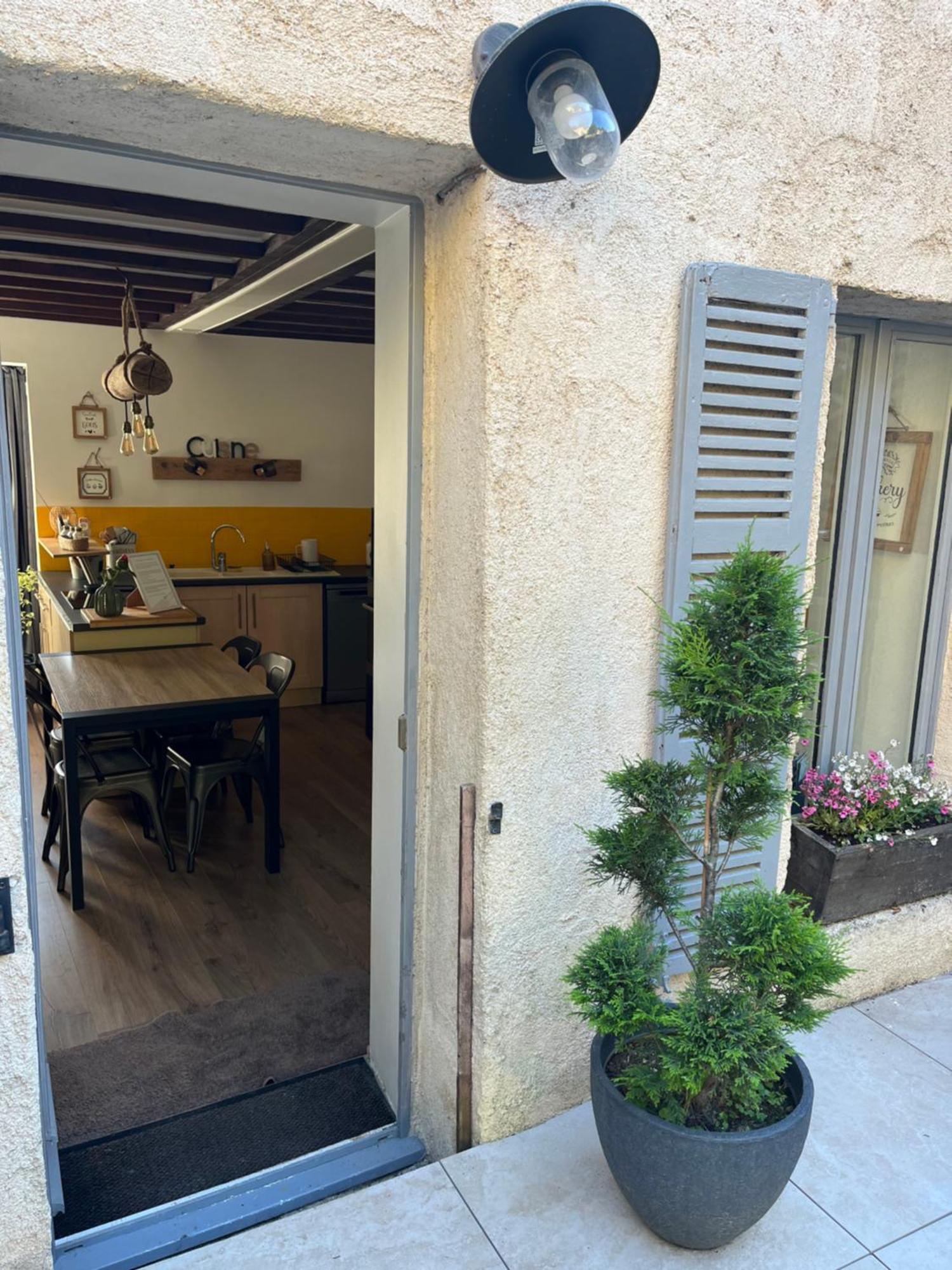 Maison Cosy En Plein Centre Ville Semur-en-Auxois Eksteriør billede